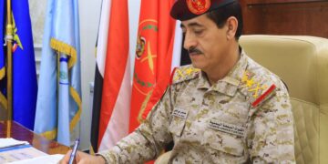 وزير الدفاع  يدين حادث  استشهاد 5 من قوات درع الوطن بحضرموت
