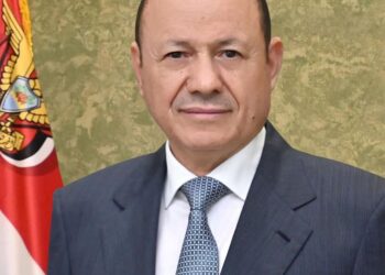 العليمي يحذر المليشيات من استمرار التصعيد والمقامرة بمصالح الشعب