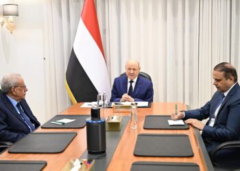 العليمي : لا بديل أمام المليشيات سوى القبول بالمبادرات الإنسانية المعلنة