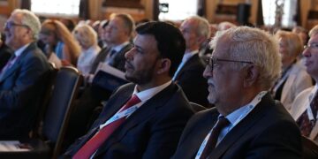 د.عبدالله العليمي يشارك في أعمال مؤتمر لندن