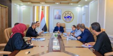 وزير النقل يناقش استكمال الاجراءات الرسمية لاعتماد مشروع ميناء قنا بشبوة