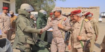 خالد الأشول يدشن العام التدريبي في وحدة التحصينات ودائرتي الهندسة والاتصالات العسكرية