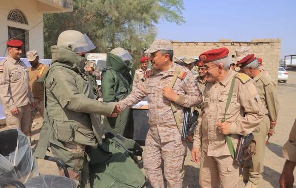 خالد الأشول يدشن العام التدريبي في وحدة التحصينات ودائرتي الهندسة والاتصالات العسكرية