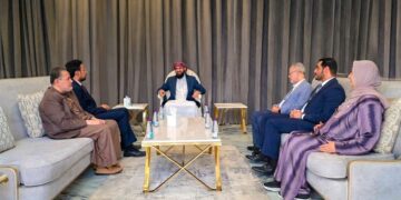المحرّمي يناقش مع قيادة هيئة التشاور   تداعيات التصعيد الحوثي والإجراءات الحكومية