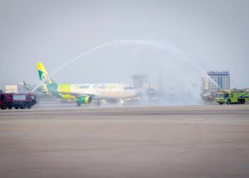 وصول طائرة “المعلا ” الى مطار عدن الدولي