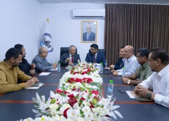 المهري واليافعي يناقشا مواءمة برامج التدريب مع احتياجات سوق العمل