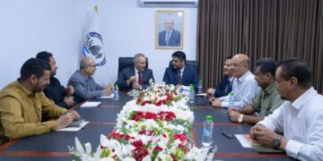 المهري واليافعي يناقشا مواءمة برامج التدريب مع احتياجات سوق العمل