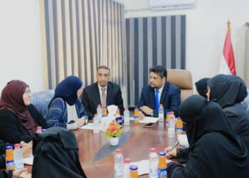 وزير التعليم الفني يناقش مع اللجنة الوطنية للمرأة سبل تمكين النساء