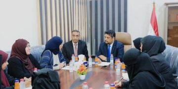 وزير التعليم الفني يناقش مع اللجنة الوطنية للمرأة سبل تمكين النساء