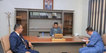 المهري  يناقش تطوير الأداء الإداري وتعزيز العملية التعليمية بمكتب التعليم الفني بحضرموت