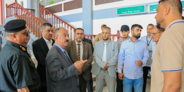 وزير النقل يتفقد عدداً من قطاعات الوزارة  ويطلع على سير النشاط الملاحي والجوي