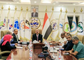النقل و محلية  شبوة تناقشان استكمال إجراءات اعتماد مشروع ميناء قنا