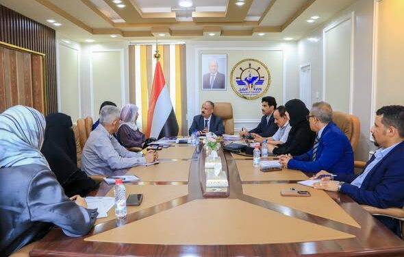 وزير النقل يناقش مع رئيس جهاز الاحصاء  دعم اعداد الحسابات القومية