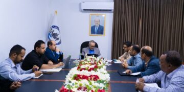 اليافعي يناقش التحضير للقاء التشاوري لتنظيم العمل الإنساني والتنموي