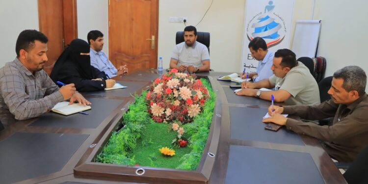 الوحدة التنفيذية للنازحين بمارب  وأوكسفام يبحثان تعزيز الجاهزية لموسم الأمطار