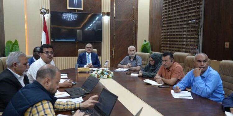 وزير الصحة يناقش  مستجدات مشروع استدامة الرعاية الصحية الأولية