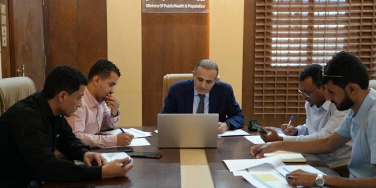 اجتماع في عدن يستعرض ترتيبات تنفيذ الحملة الوطنية “قلبك أمانة”