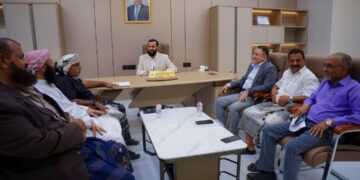 محافظ ابين يتابع التجهيزات لإقامة الزواج الجماعي لـ100 شاب وشابة