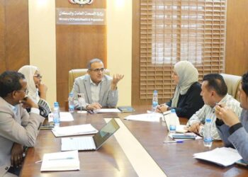 بحيبح يبحث مع نائب ممثل الصحة العالمية تعزيز تنفيذ مشاريع صندوق الجوائح