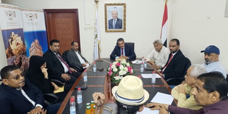 دماج يناقش تطوير القطاع الفندقي وتعزيز السياحة