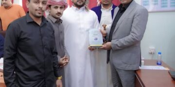 محافظ شبوه  يؤكد دعم الكفاءات الطبية الشابة ويوجه بتنفيذ مشاريع القطاع التربوي