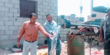 بدء الضخ التجريبي بالطاقة الشمسية لمشروع مياه وادي مذاب بالمصينعة شبوة