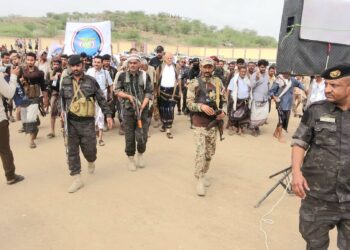 محافظ تعز يُشيد ببطولات أبناء الوازعية.. والحشد  القبلي لأبناء المديرية