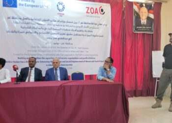 محافظ تعز يدشن مشروع بناء وتعزيز قدرات 121 منظمة ومبادرة شبابية