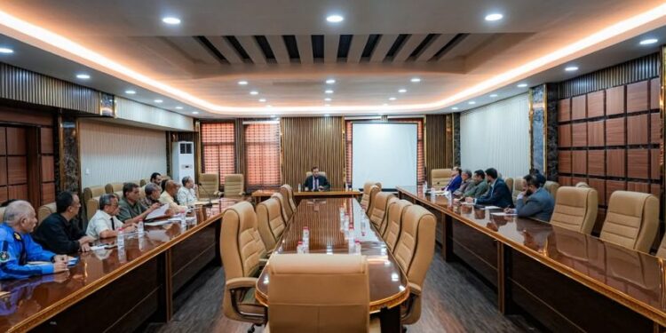 محافظ عدن يقف على الأوضاع الخدمية والتنموية والاستعدادات للمنخفض الجوي