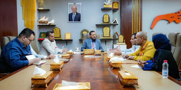 محافظ عدن يناقش مع مدير الصندوق الاجتماعي أوجه التعاون والتنسيق المشترك