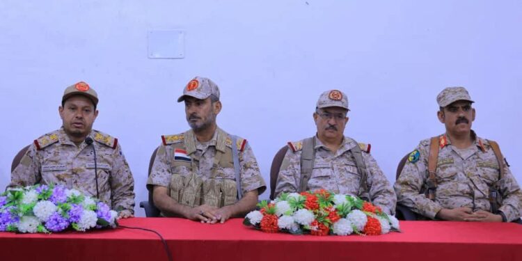 رئيس الأركان يطلع على الجاهزية القتالية بالمنطقة العسكرية السادسة