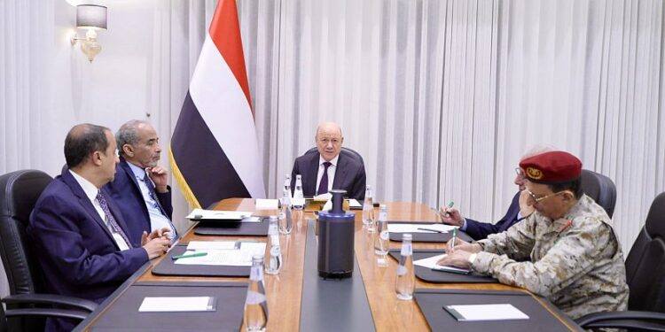 مجلس القيادة   يعقد اجتماعًا استثنائيًا طارئًا لبحث الانتهاك الإيراني السافر لسيادة اليمن