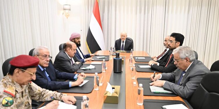 مجلس الدفاع الوطني يقر حزمة إجراءات لدعم معركة التحرير واستئناف تصدير النفط