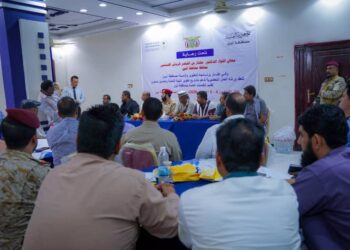 محافظ أبين يفتتح ورشة عمل لدعم مشاريع البنية التحتية وتحسين مستوى الخدمات