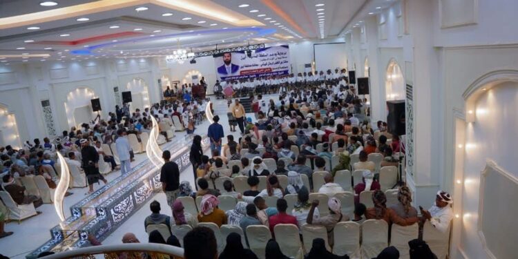 أبين تحتفي بزفاف 214 عريساً وعروساً من ذوي الاحتياجات الخاصة والأشد فقرًا