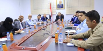 وزير الصناعة والتجارة يشدد على رفع الجاهزية وتعزيز المخزون واستقرار الأسواق