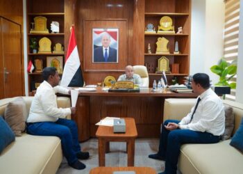 الخنبشي يؤكد دعم المعلمين ويطلع على أوضاع  مستشفى سيئون العام