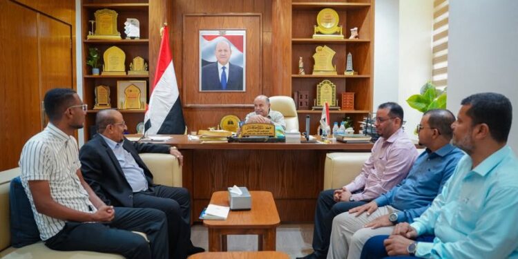 الخنبشي يؤكد أهمية دور منظمات المجتمع المدني في مساندة جهود السلطات المحلية