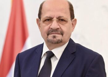 رئيس الوزراء يتابع تدشين العام الدراسي الجديد  في المحافظات المحرره