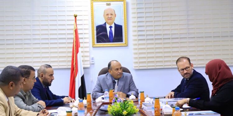 الوالي يبحث مع  مستشار المبعوث الأممي تعزيز الاستقرار والتعافي الاقتصادي