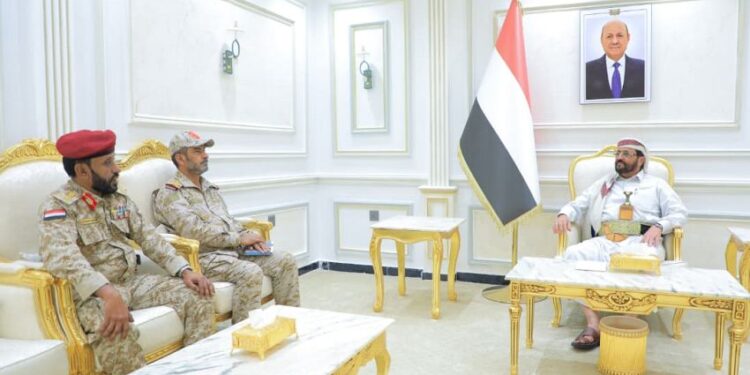 العرادة  يشدد على مكافحة أنشطة التهريب للمليشيات