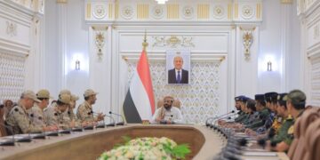 العرادة يستعرض مع اللجنة الأمنية العسكرية بمأرب الاوضاع علي البجهات