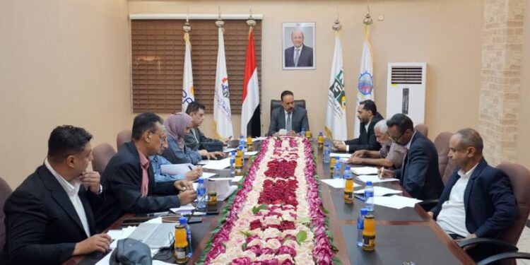 وزير الاشغال يناقش سير العمل لمشاريع مؤسسة العامة للطرق والجسور