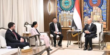 العليمي: اليمن دخل مرحلة جديدة من استعادة المبادرة وبناء الدولة