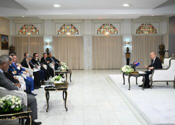 العليمي في رسالة أخيرة للمليشيات: الفرصة ما تزال متاحة لإلقاء السلاح والانخراط في بناء وطن يتسع للجميع