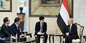 العليمي يشيد بالرؤية اليابانية للشراكة مع اليمن وحماية أمن الممرات البحرية