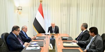 رئيس مجلس القيادة يطلق إجراءات شاملة لمكافحة التهريب وتقويض اقتصاد الحرب