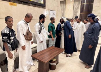 وكيل قطاع الحج   يتفقد مساكن المعتمرين ويطلع على أوضاع 49 معتمرًا من الصم والبكم