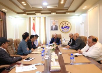 وزير النقل  يناقش  أوضاع ميناء الوديعة البري