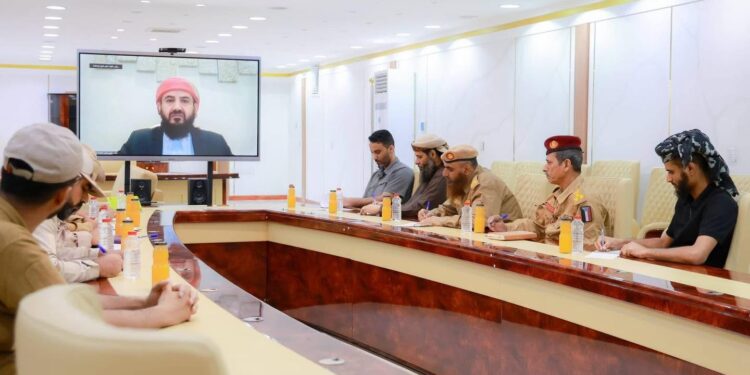 المحرّمي يناقش مع قيادة محور المشاة والإسناد الثالث بالضالع مستوي جاهزيه القوات